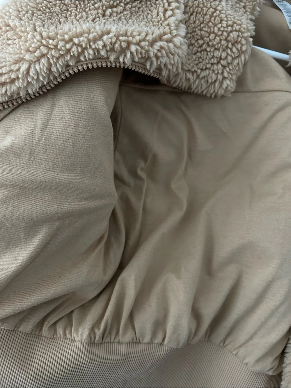 Alo Yoga Foxy Sherpa Jacket in Camel small